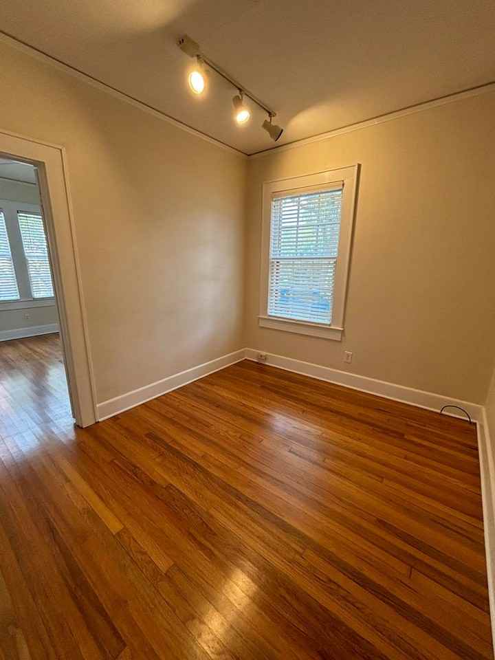 1128 Sw 6th Ave - Photo 5 of 17