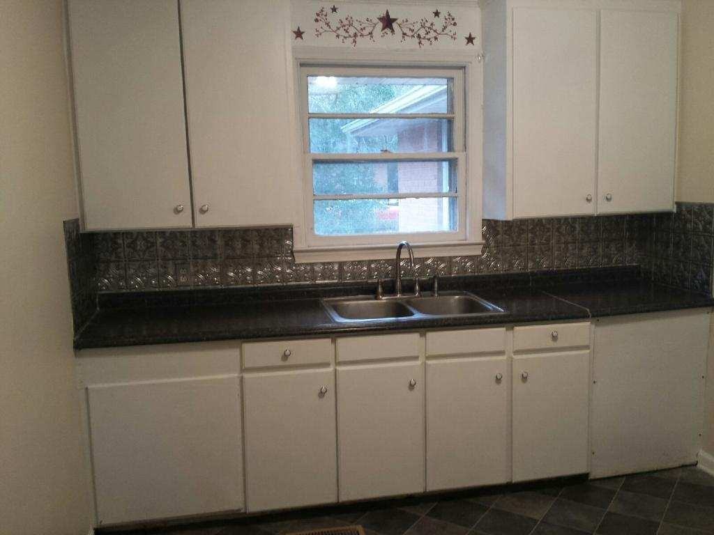 1207 Sycamore Rd - Photo 2 of 8