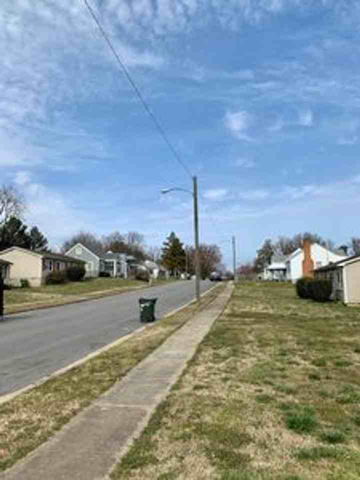 1502 Overlook St - Photo 2 of 11