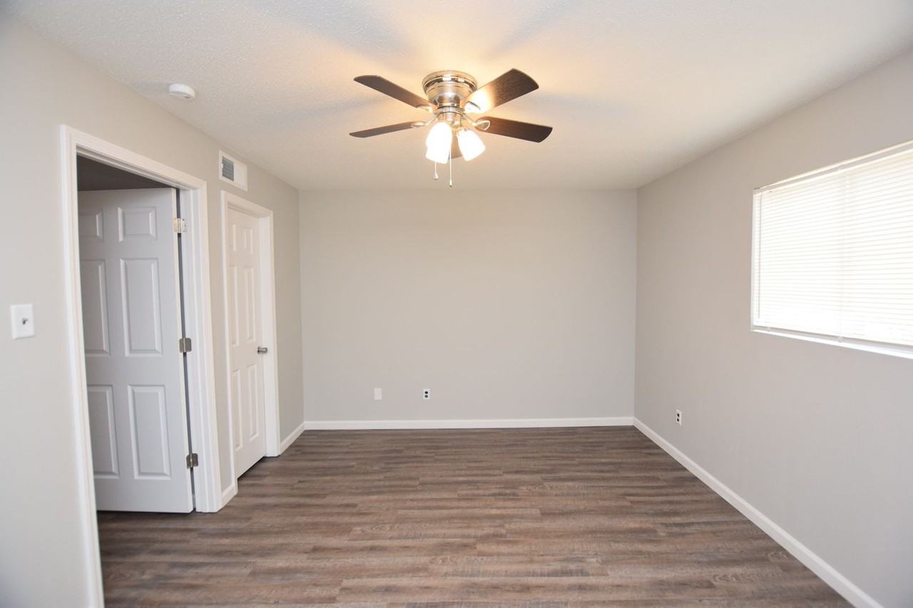 100 Mcarthur St #6 - Photo 6 of 6