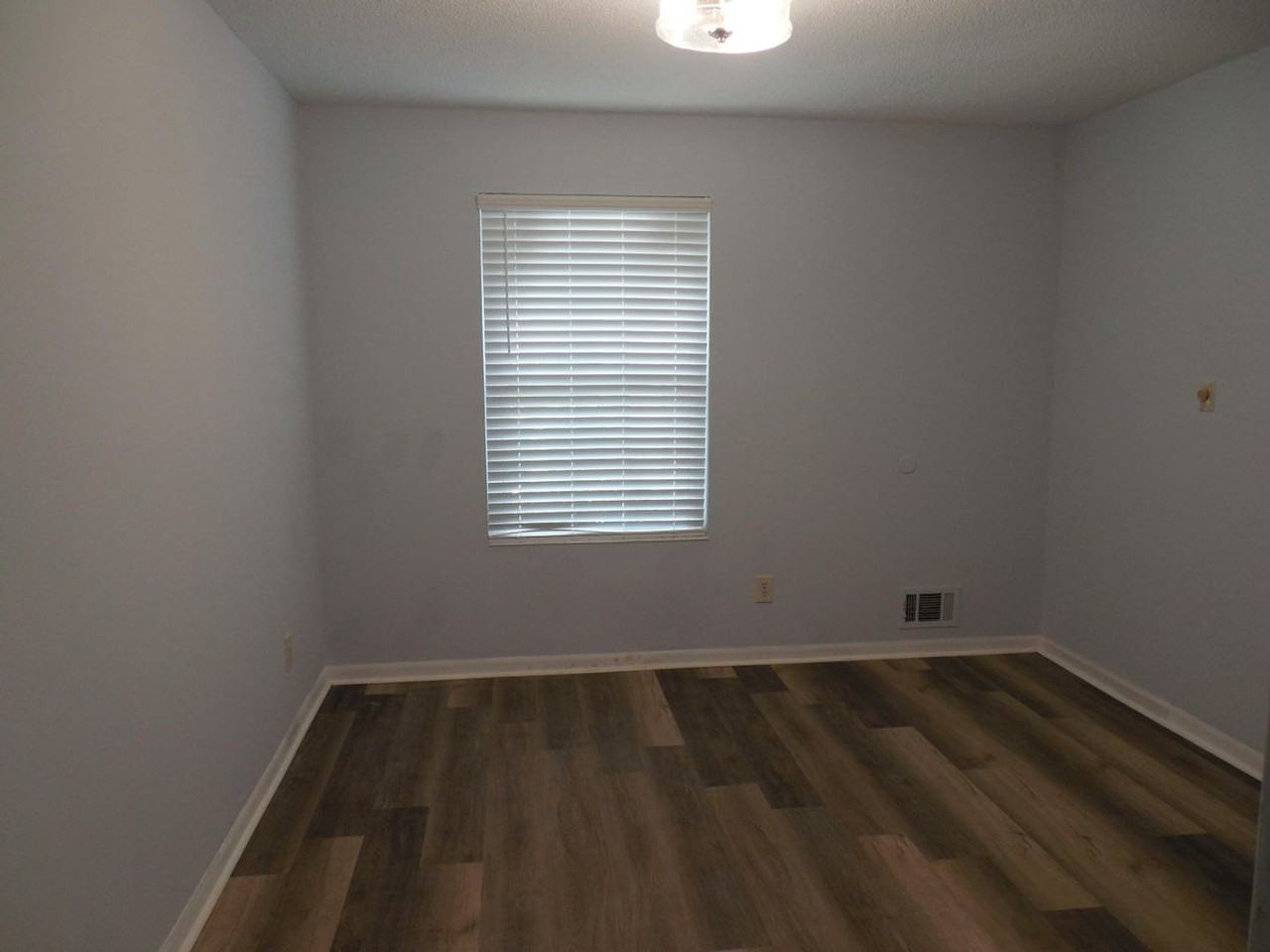 107 Springlakes Cir - Photo 6 of 24