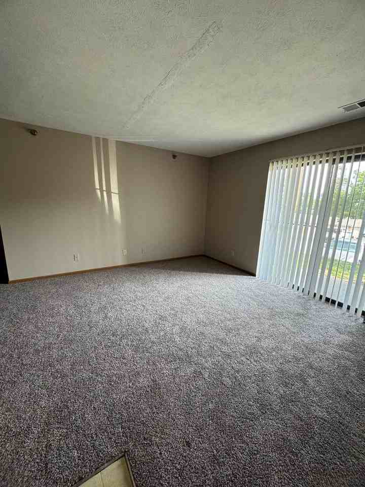 Southwinds Apts. (4712 Virginia St.) - Photo 2 of 21