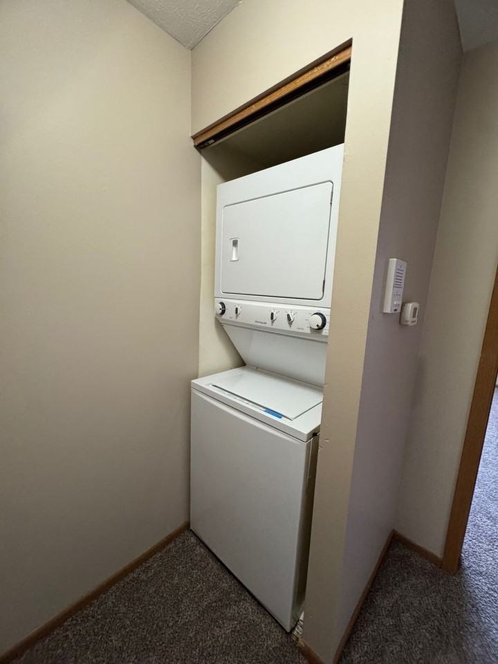 Southwinds Apts. (4712 Virginia St.) - Photo 7 of 21