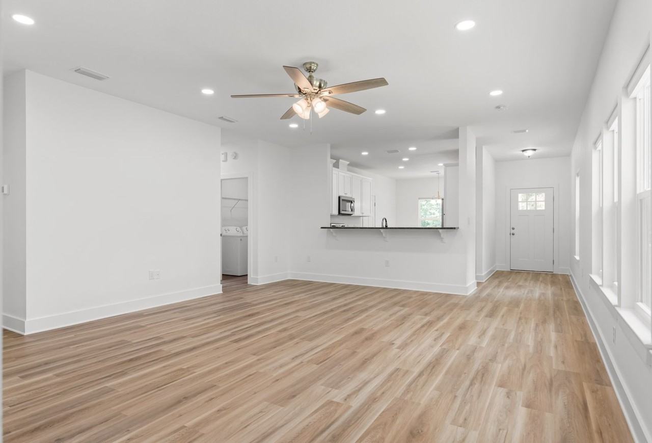 3278 Bernath Dr - Photo 3 of 32