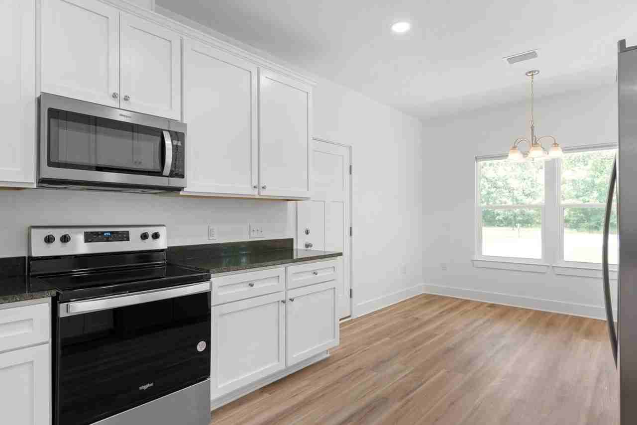 3278 Bernath Dr - Photo 4 of 32