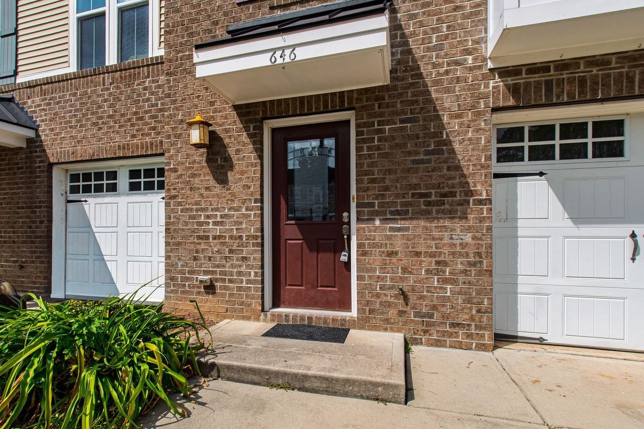 646 Berry Chase Way - Photo 2 of 42