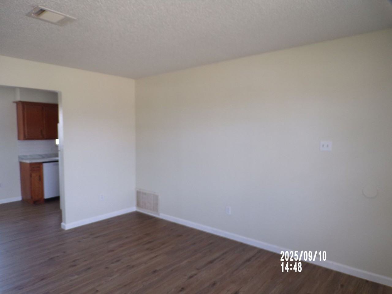 4210 Sw Summit Ave - Photo 2 of 25