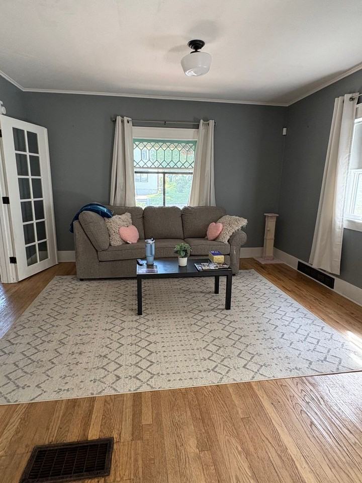 616 South 32nd Avenue - Photo 4 of 15