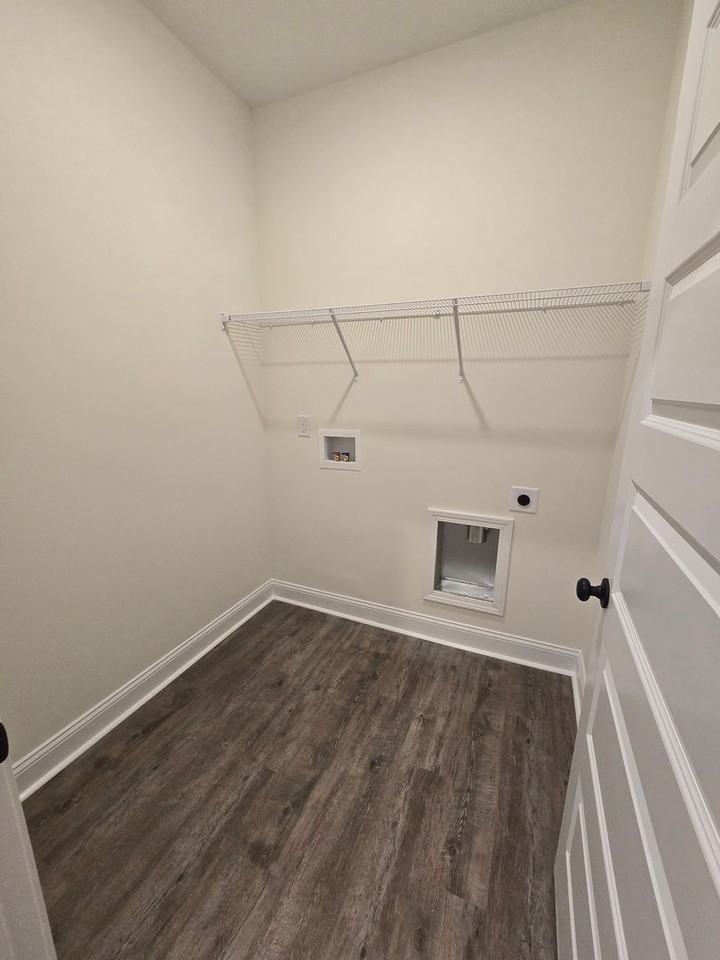 133 Mumford Rd - Photo 4 of 20