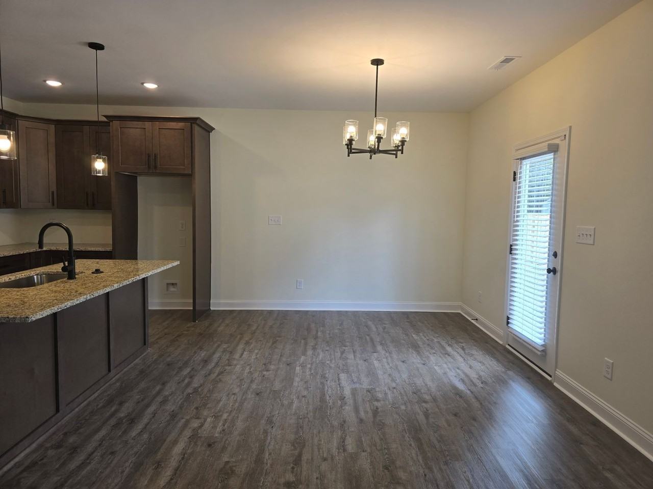 133 Mumford Rd - Photo 7 of 20