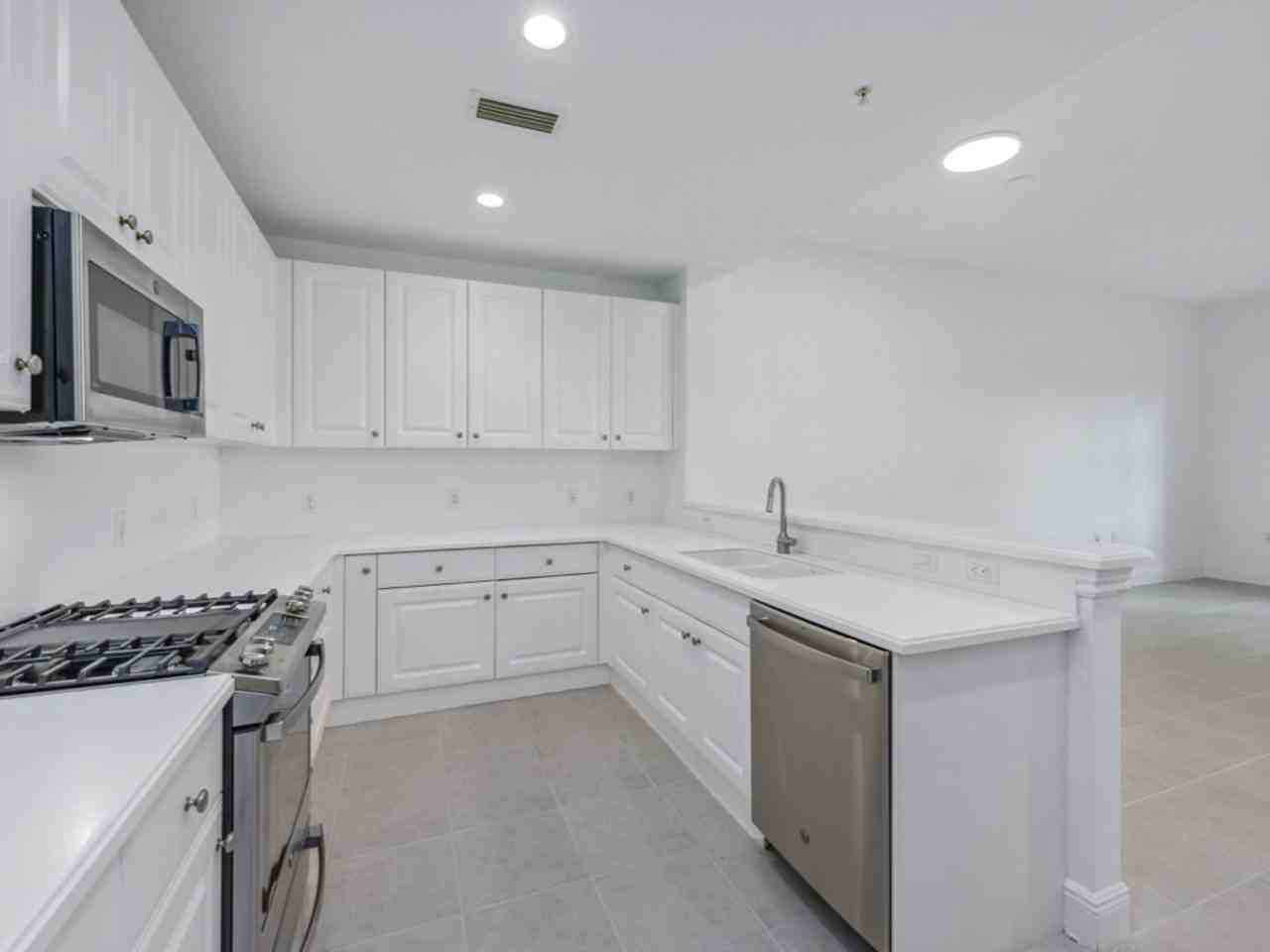 9229 #103 - Photo 3 of 36