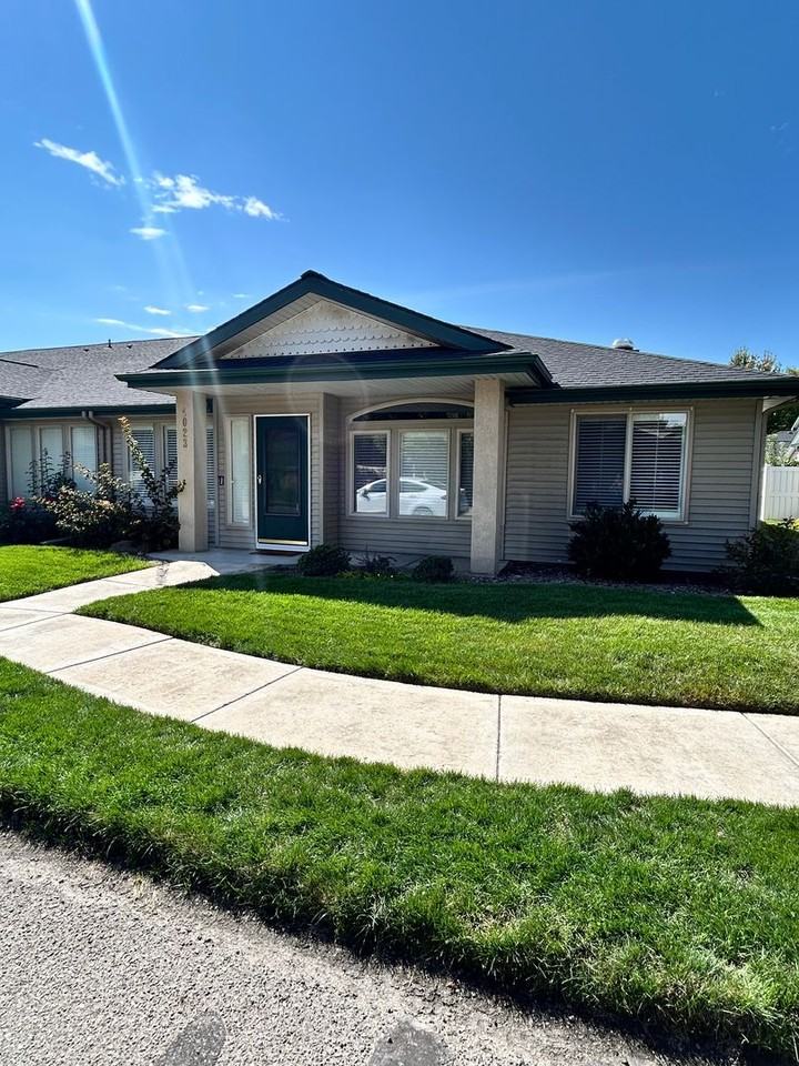 4023 N Bayou Ln - Photo 2 of 28