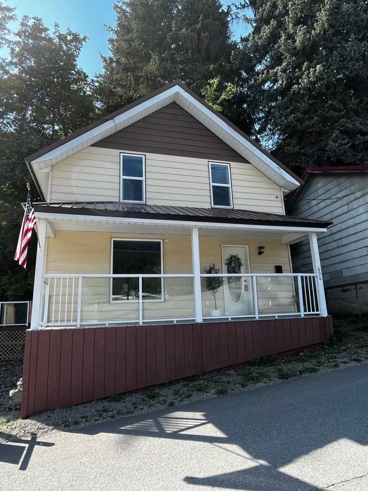 606 Residence St - Photo 2 of 10