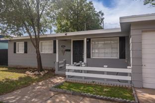 1011 Sw 48th Ave - Photo 1 of 1
