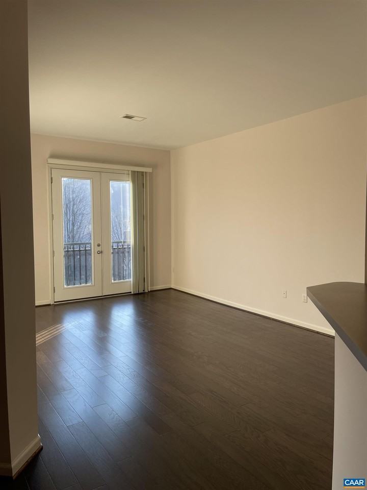 735 Walker Sq #4A - Photo 6 of 7