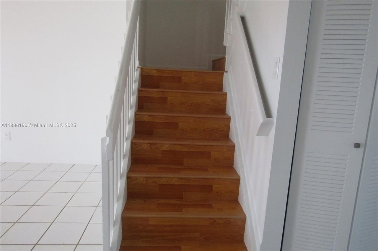 17278 Southwest 139th Court - Photo 5 of 28