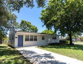 1101 N 71st Ter - Photo 1 of 1