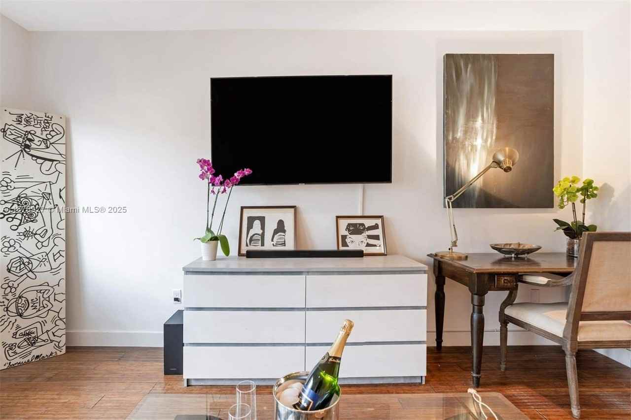 1050 Pennsylvania Avenue #29 - Photo 6 of 23