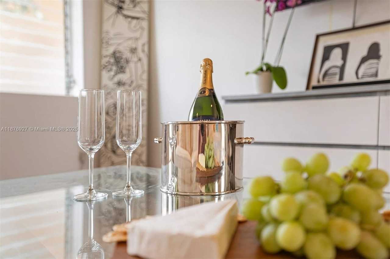 1050 Pennsylvania Avenue #29 - Photo 7 of 23