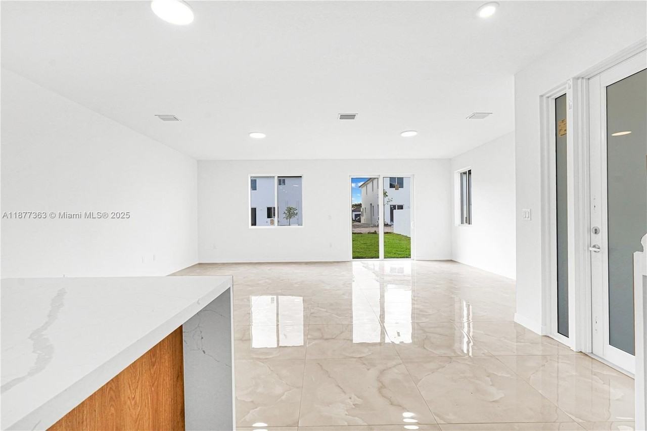 22511 Sw 125th Ave #15B - Photo 3 of 49