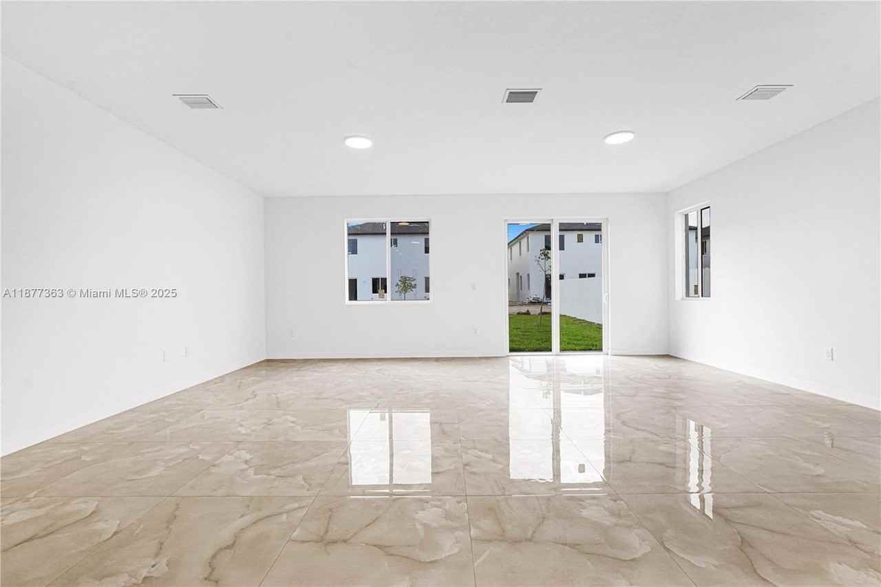 22511 Sw 125th Ave #15B - Photo 5 of 49