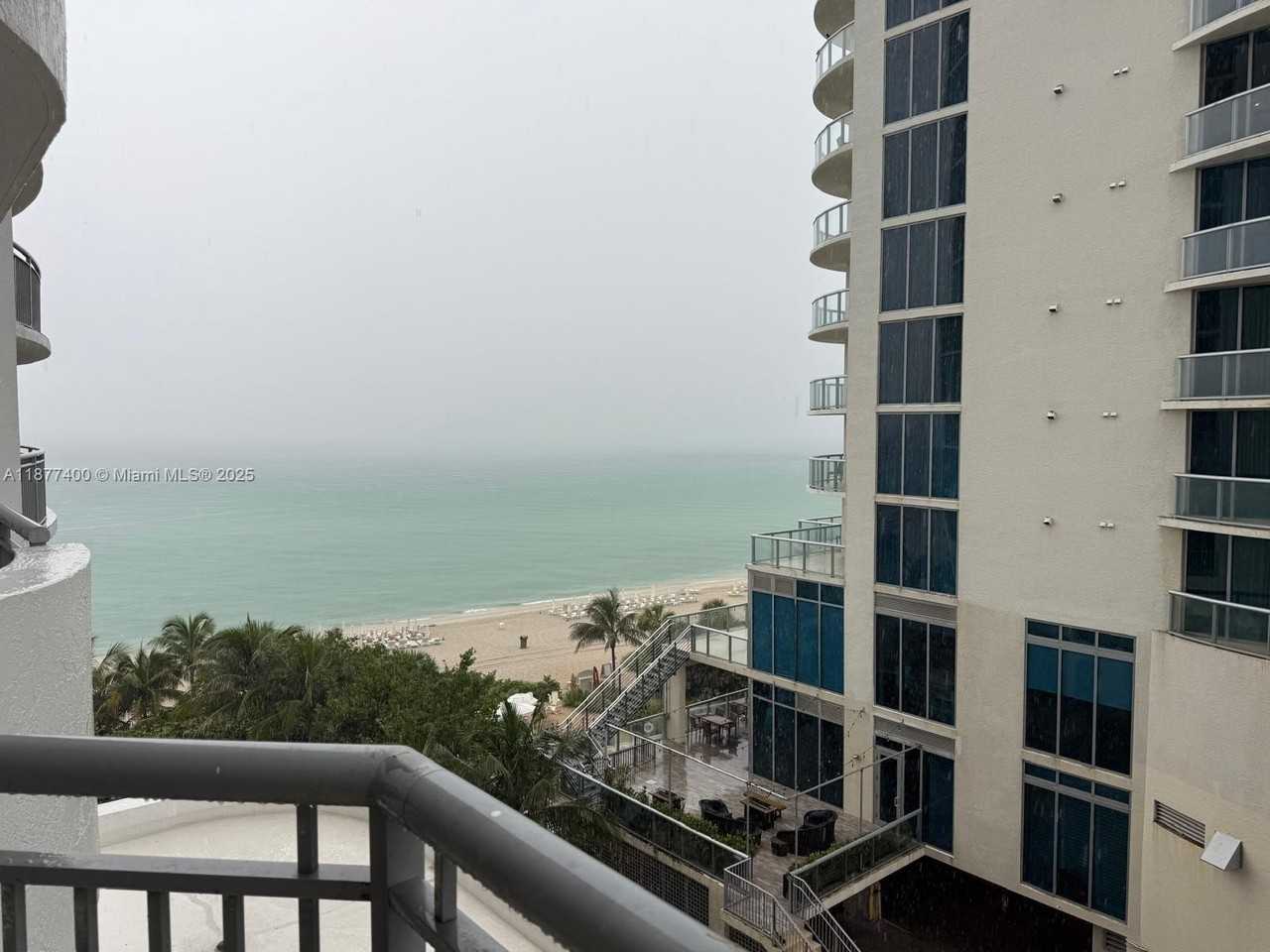 17375 Collins Avenue #804