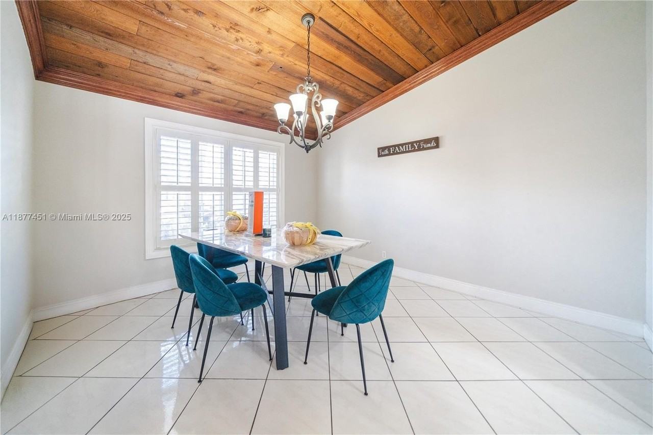 7354 Nw 49th Ct - Photo 6 of 10