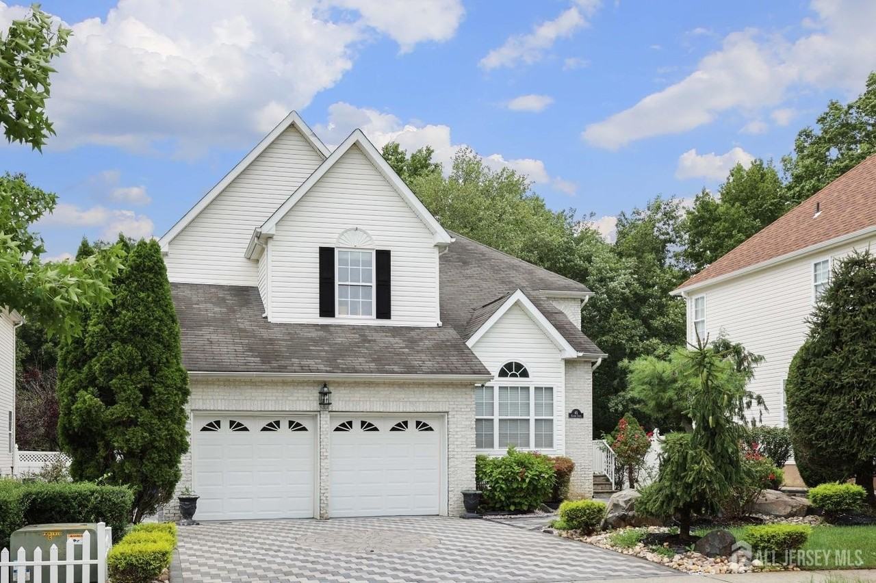 45 Carter Dr - Photo 3 of 38