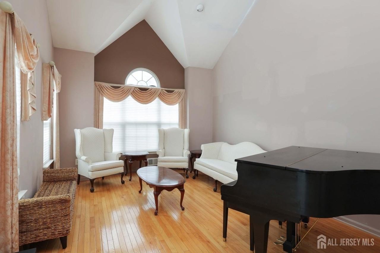 45 Carter Dr - Photo 7 of 38