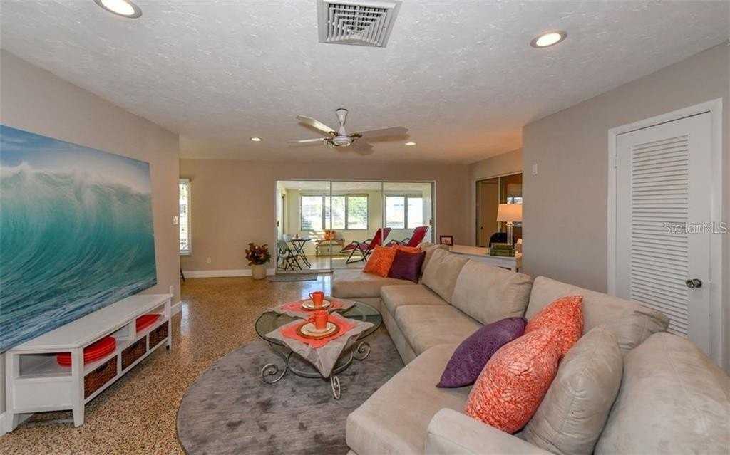 404 Bryn Mawr Is - Photo 4 of 21