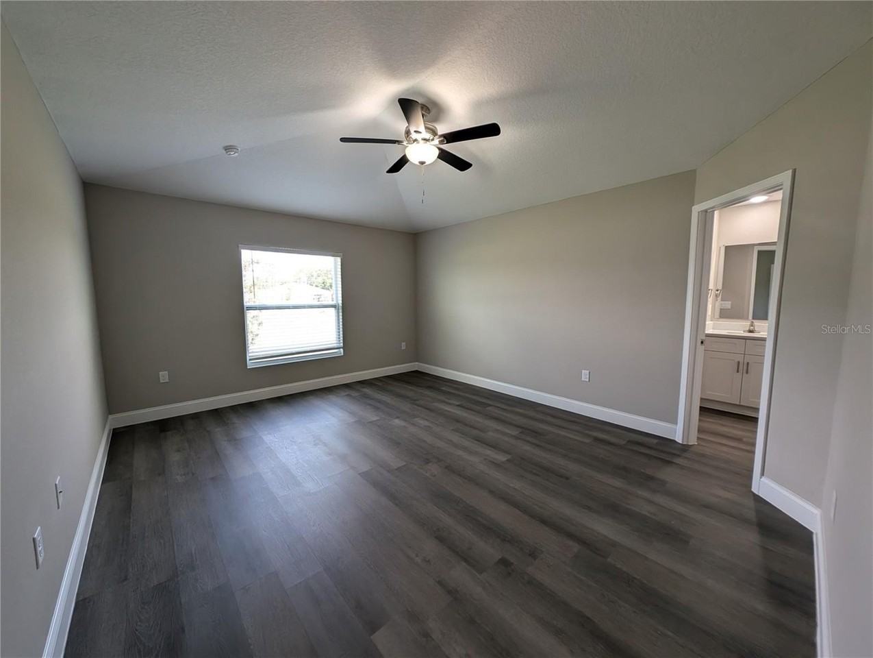 195 Kroll Ln - Photo 4 of 13