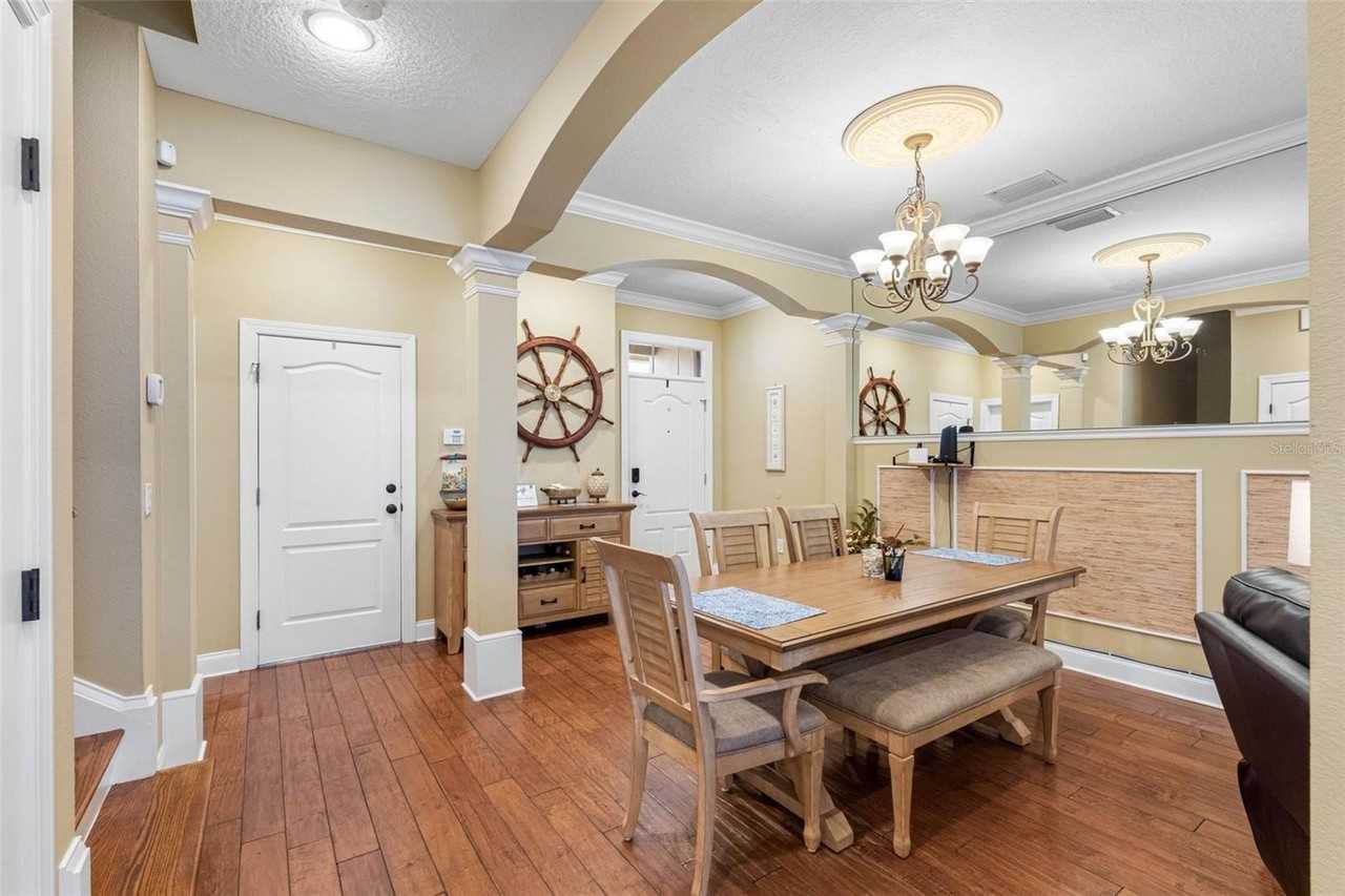 10685 Whittington Ct - Photo 4 of 46