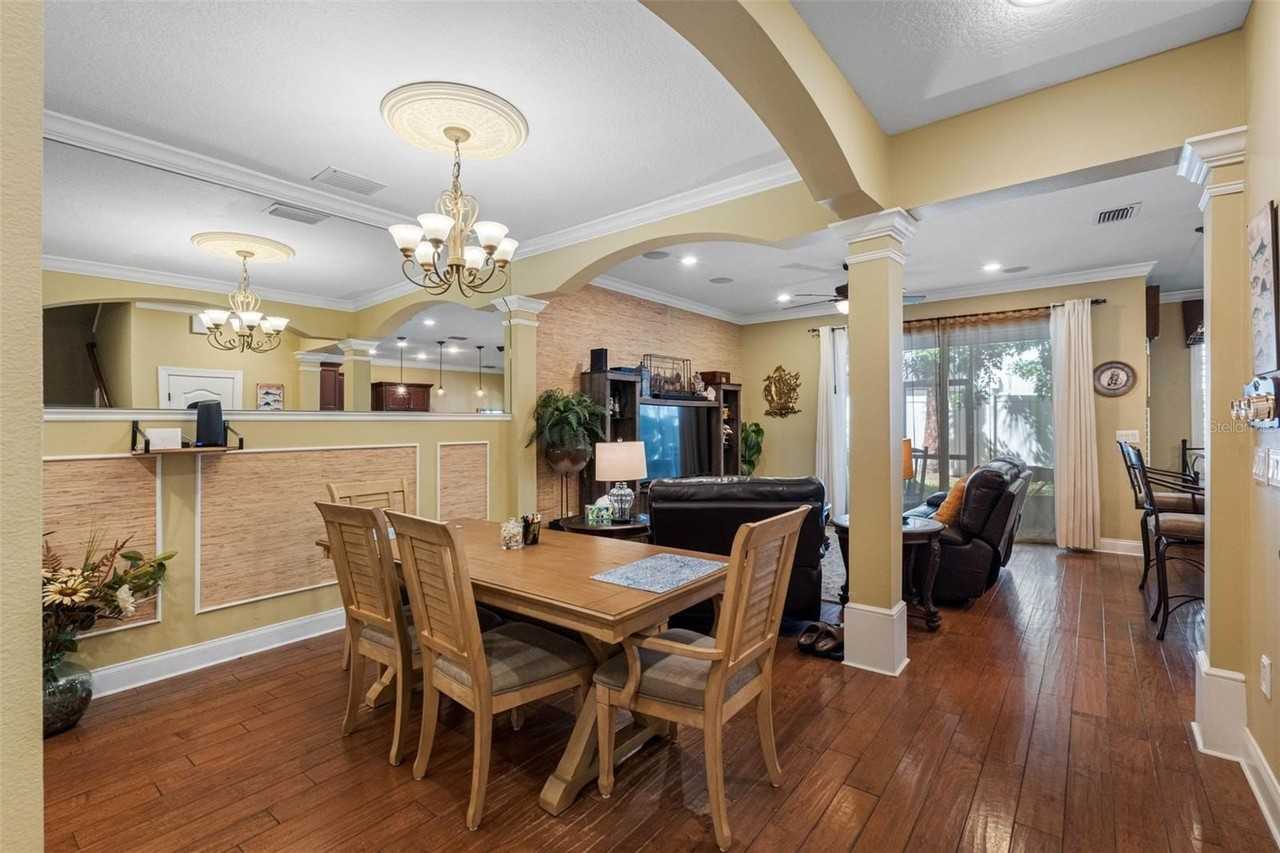 10685 Whittington Ct - Photo 6 of 46