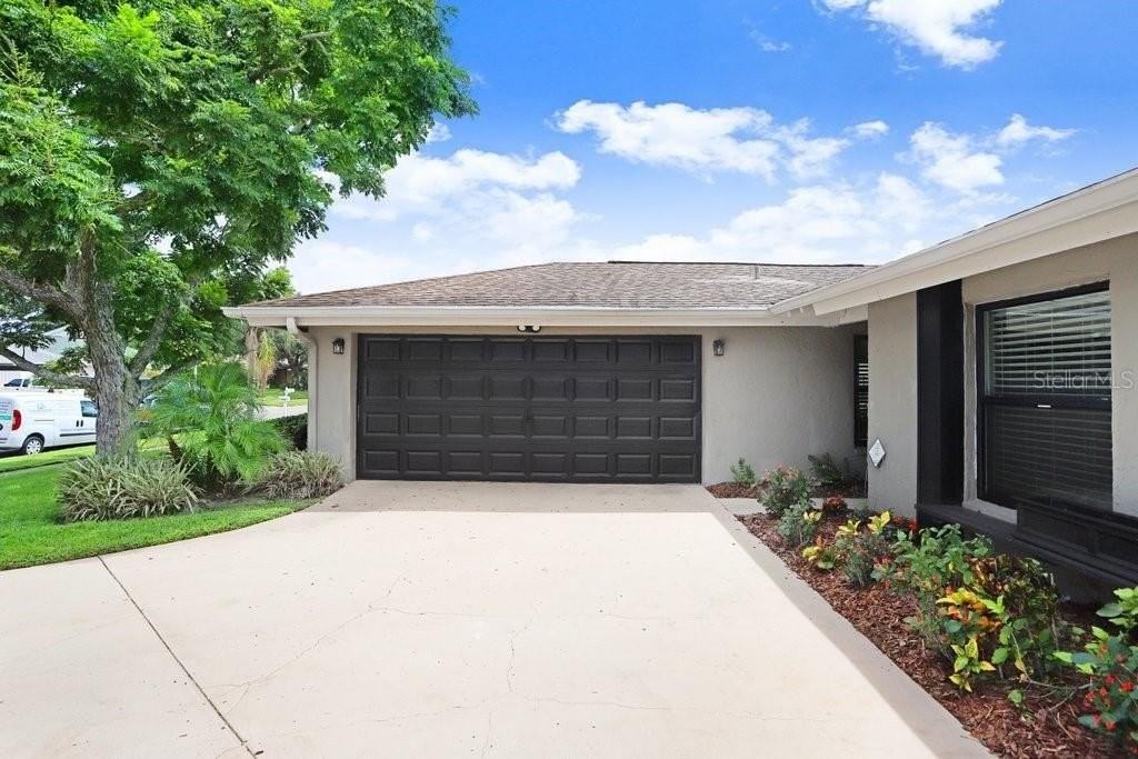 4412 Stonehenge Rd - Photo 4 of 33