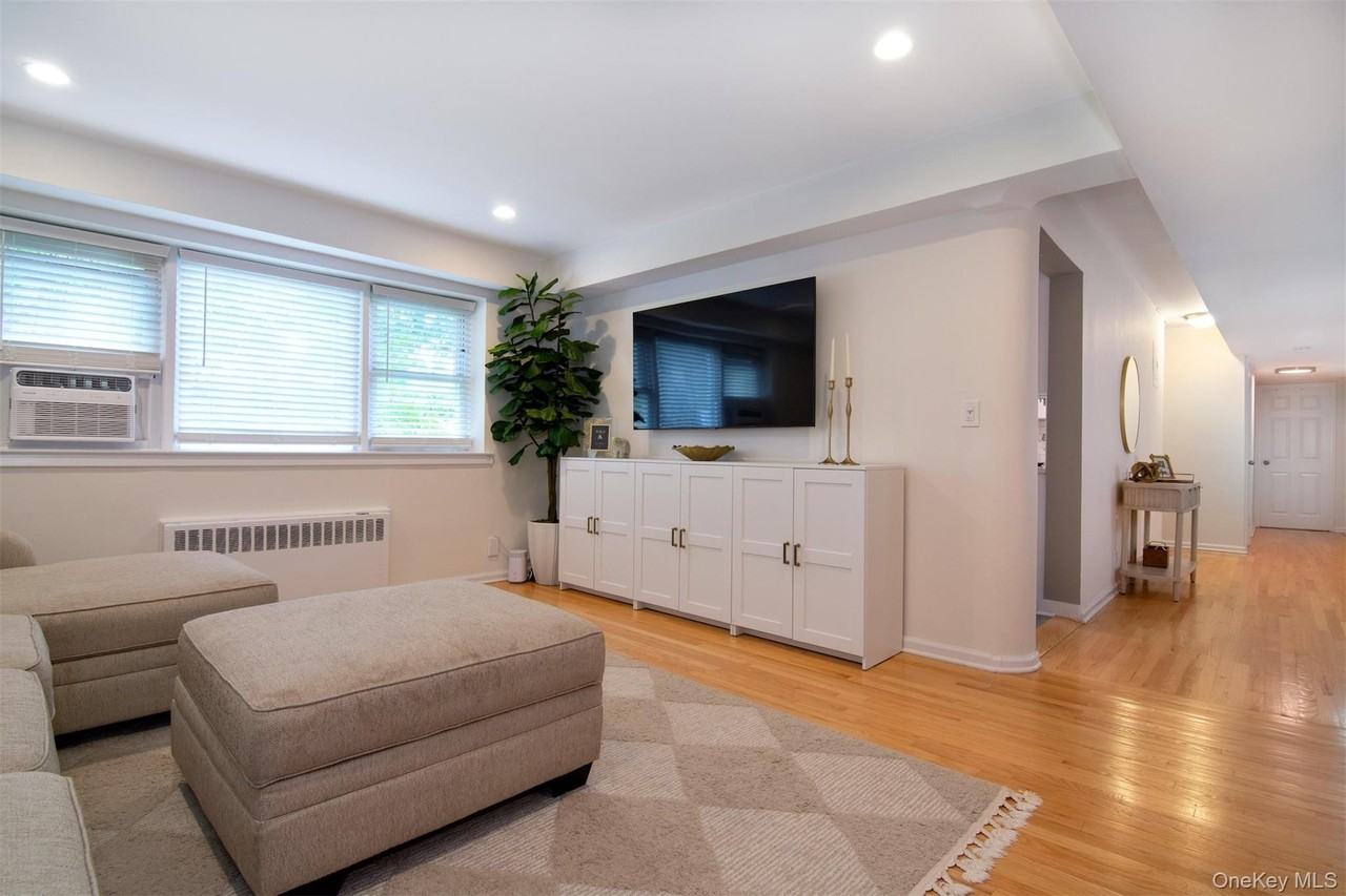 140 N Broadway #OT24 - Photo 3 of 16