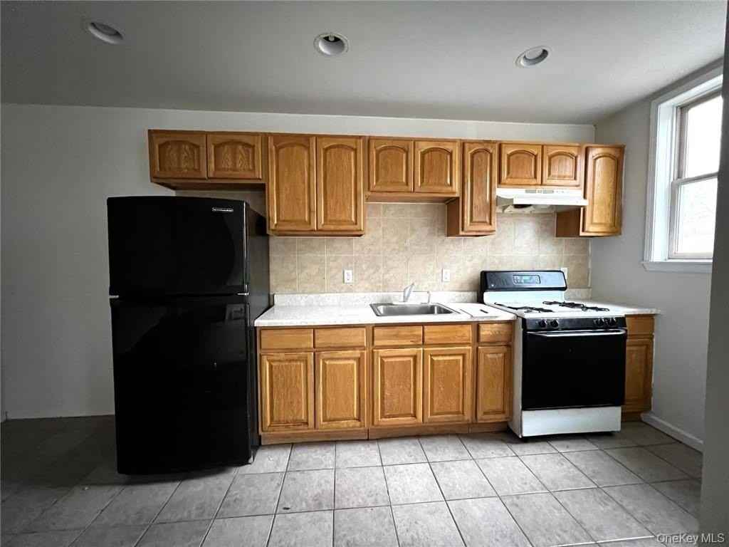 21 Stanton Corner Rd - Photo 3 of 9