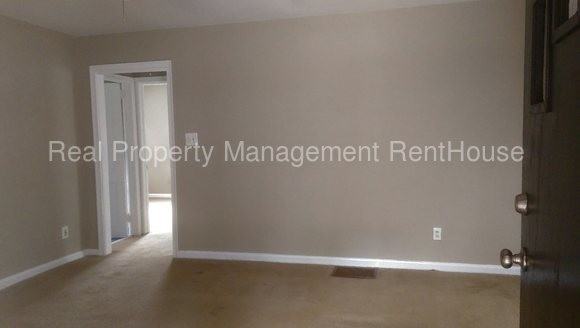 811 Old Powder Springs Rd SW - Photo 2 of 16