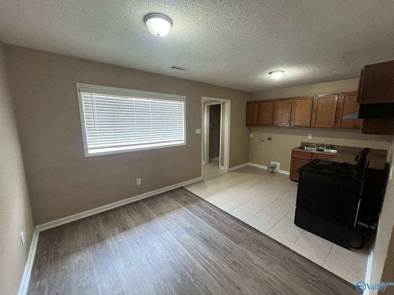 1002 6th Ave Sw - Photo 4 of 16