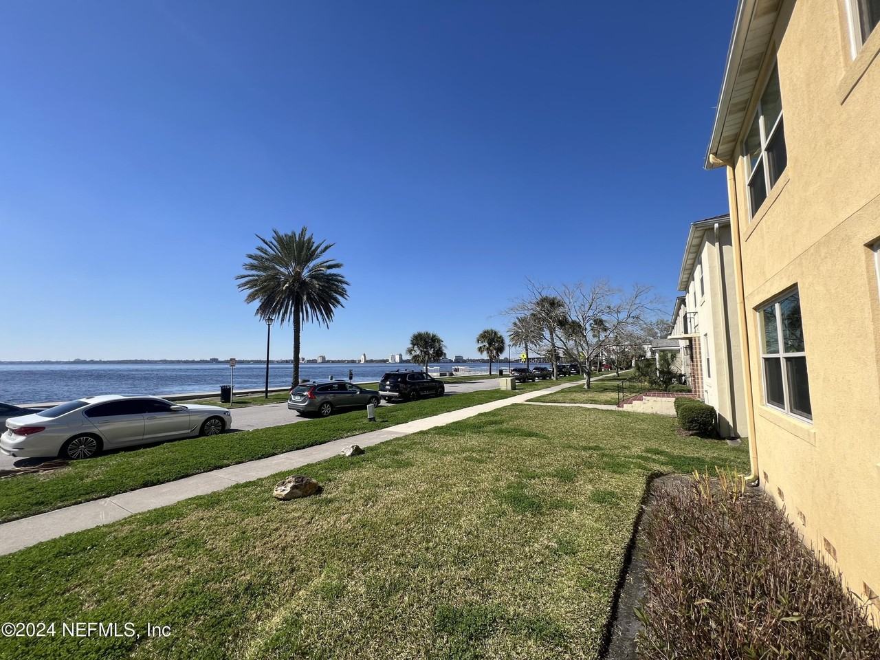 1781 River Rd Apt 4 #4 - Photo 3 of 24