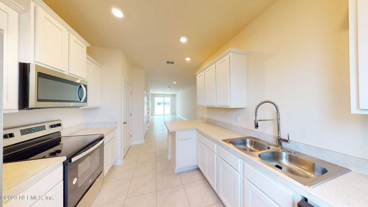 4072 Oak Mill Rd - Photo 5 of 18