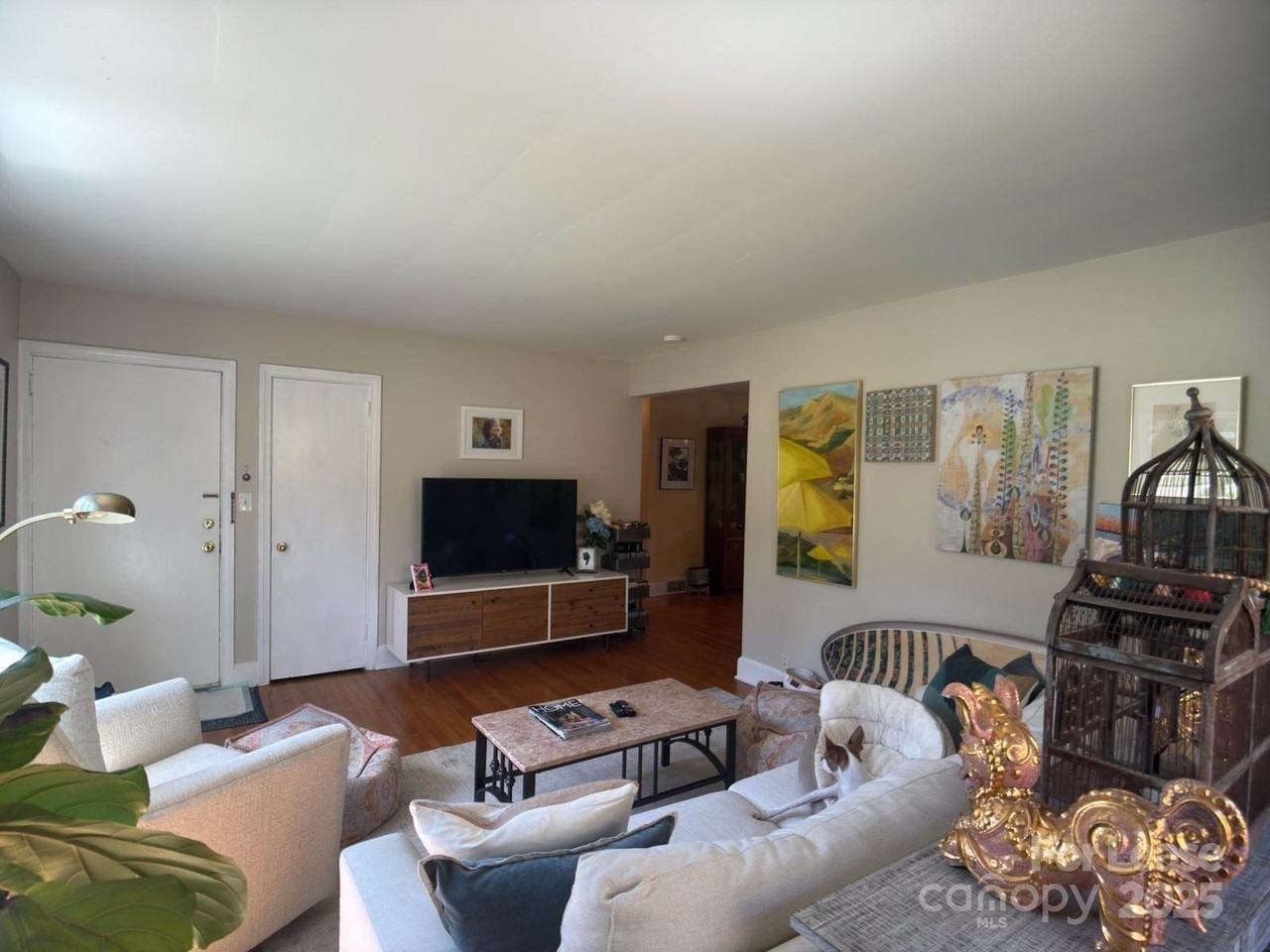 300 Charlotte St - Photo 7 of 11