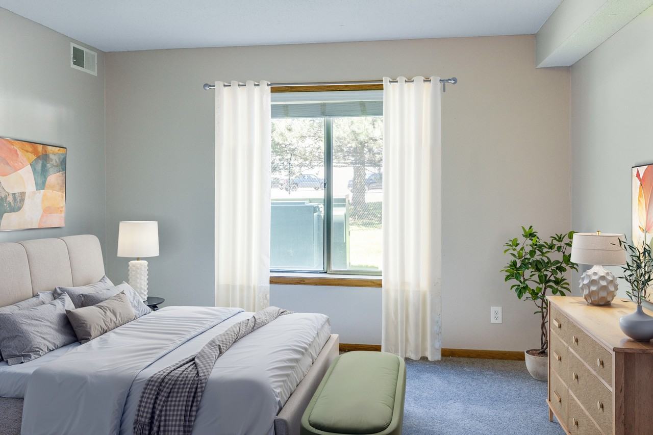 Crosby Pointe Apartments - Photo 4 of 21