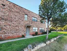 424 W Pecan Ave - Photo 1 of 1