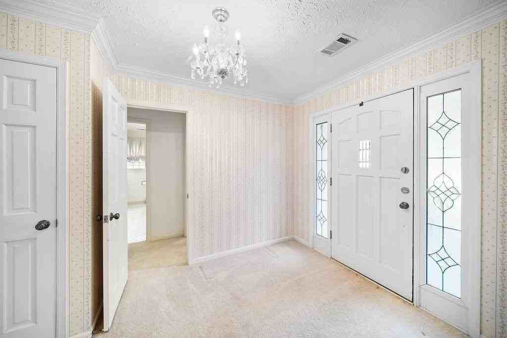 5004 22nd Ave - Photo 4 of 21