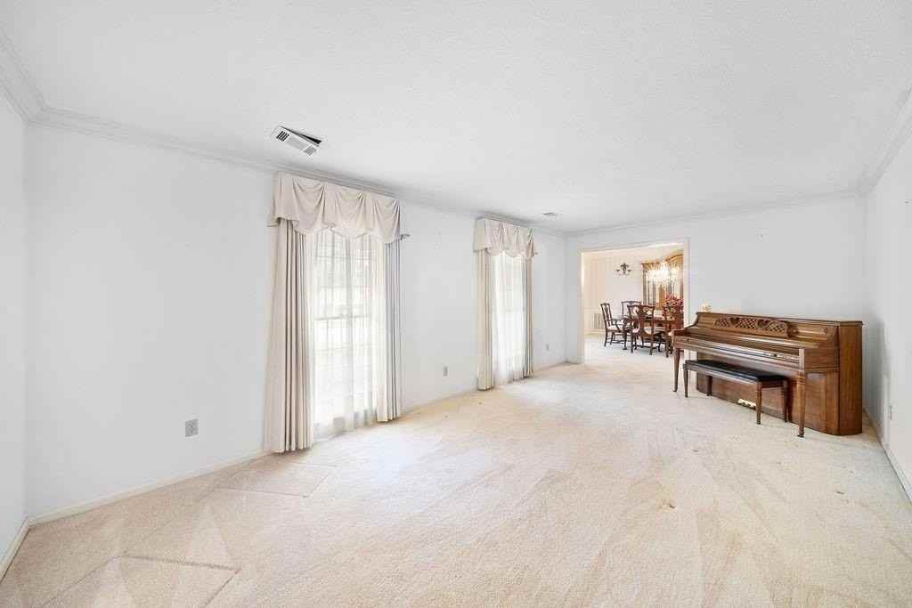 5004 22nd Ave - Photo 5 of 21