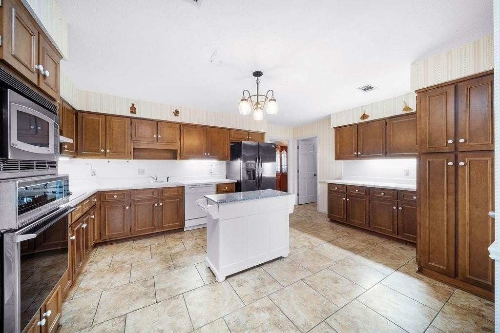 5004 22nd Ave - Photo 7 of 21