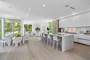 featured image of 1070 Del Harbour Dr