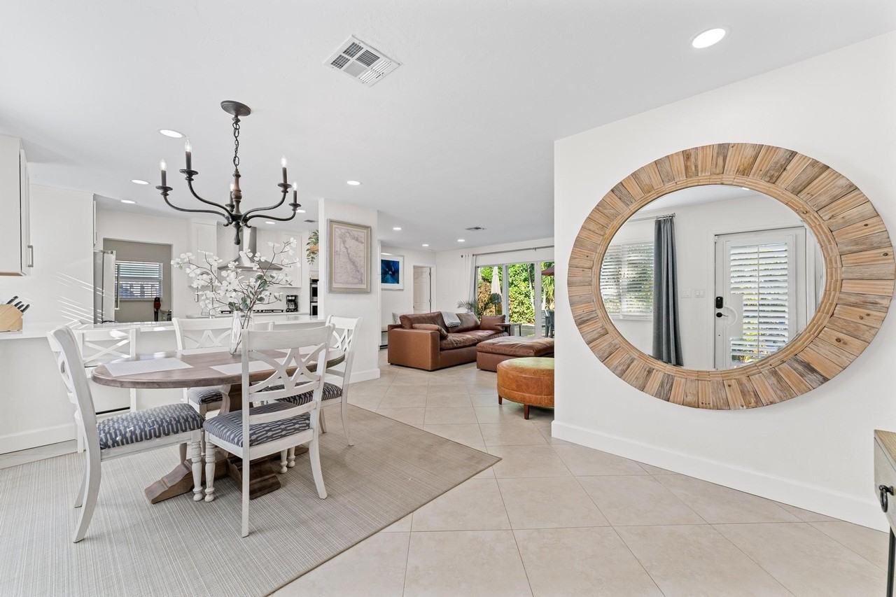 429 Inlet Rd - Photo 3 of 50