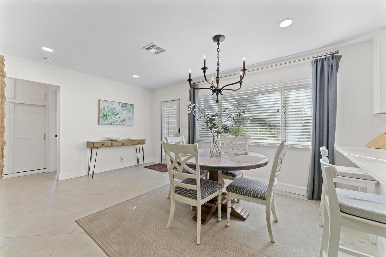 429 Inlet Rd - Photo 6 of 50