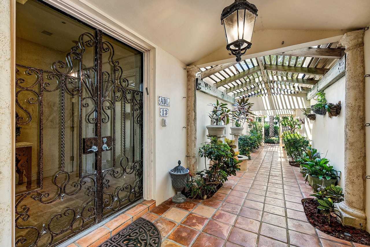 13 Sloans Curve Dr #13 - Photo 3 of 47